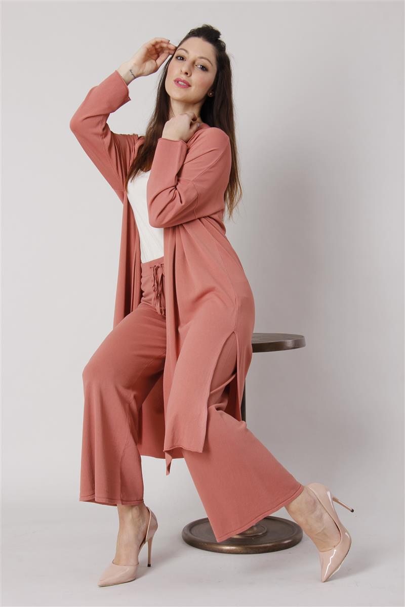 Affordable Italian fast fashion wholesale for women